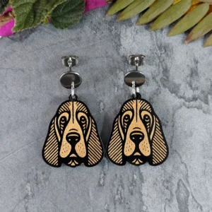 Aretes Basset Hound